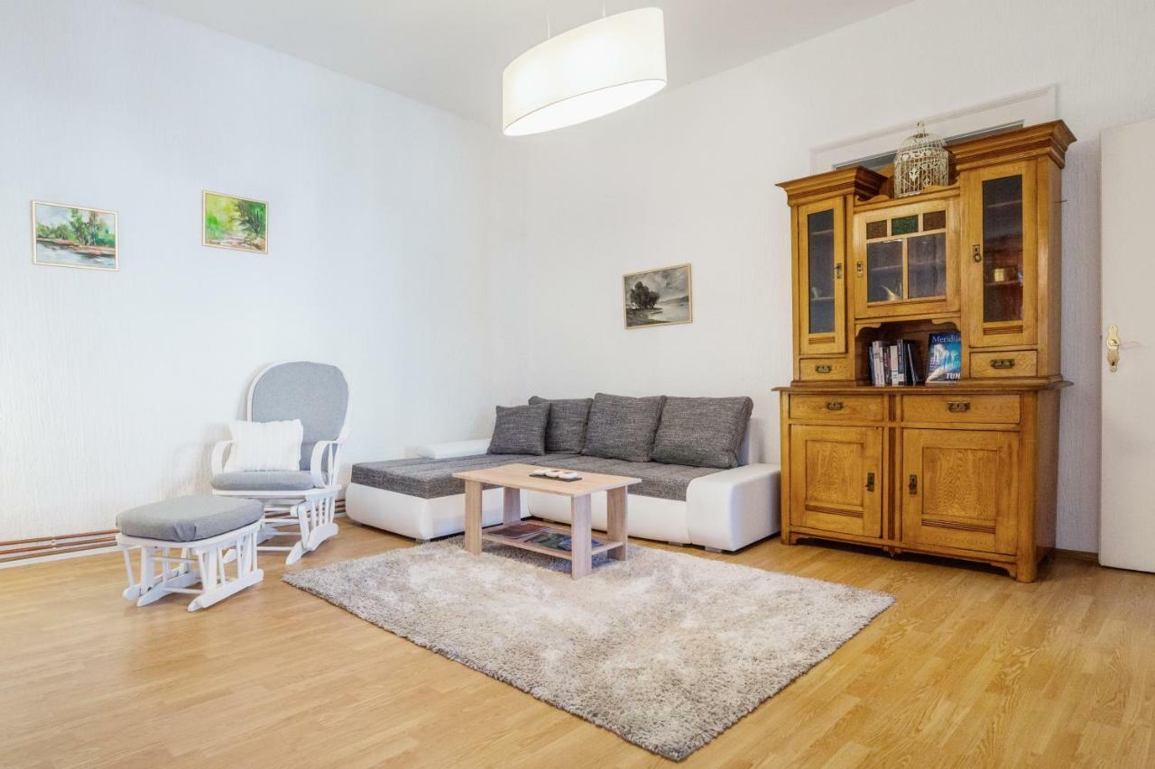 Apartment Tri Mudraca Karanac Extérieur photo